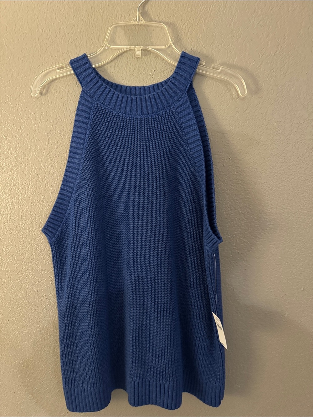 Old Navy Sleeveless Scoop Knit Tank Sweater in Blue. NWT. Size L